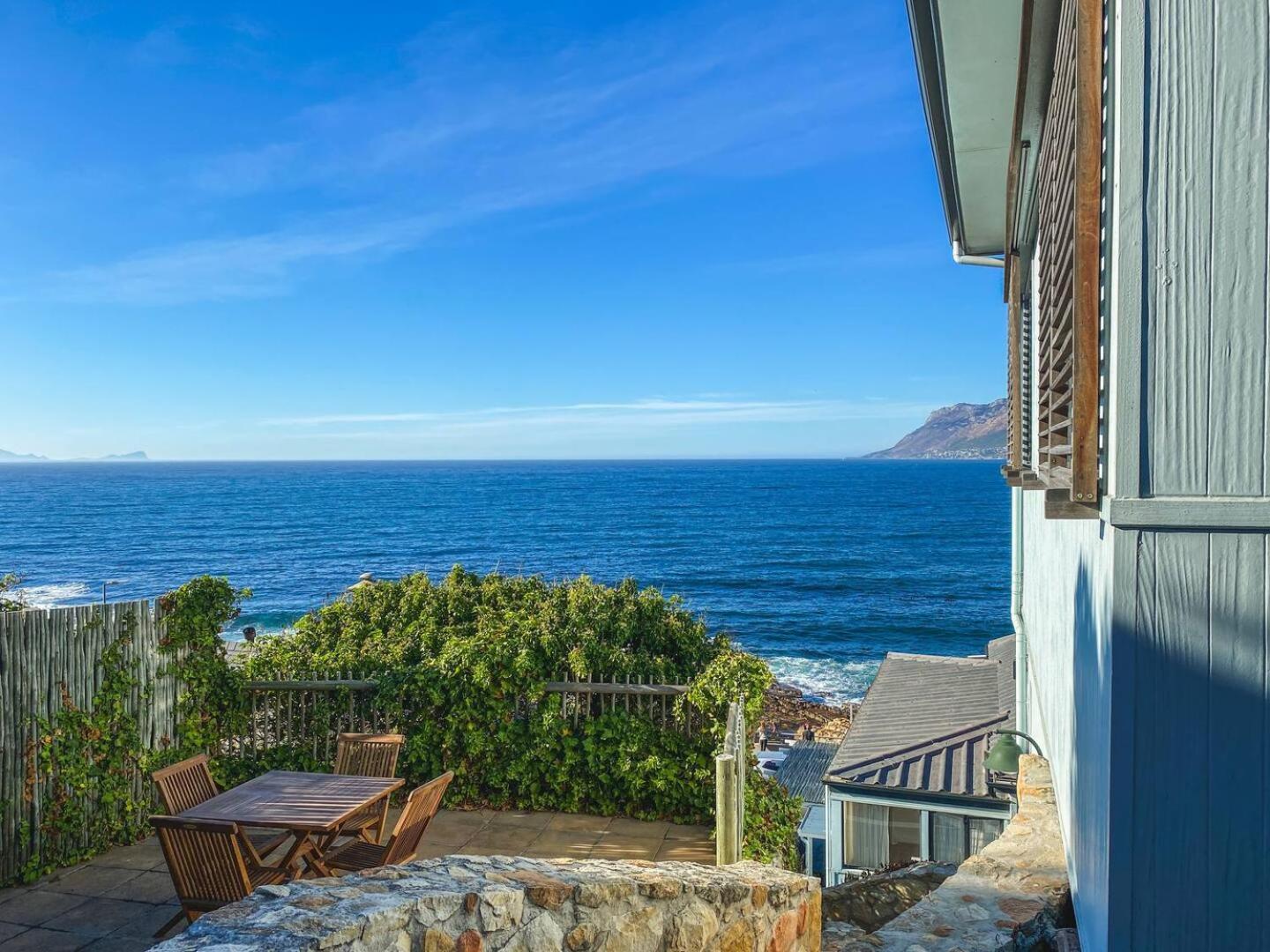 Modern Beach Apartment By Open Home Kalk Bay Exterior foto